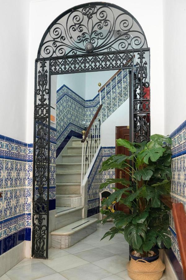 Pensión Colon *